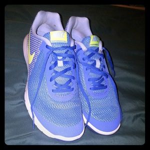 Women's Nike Tennis Shoes